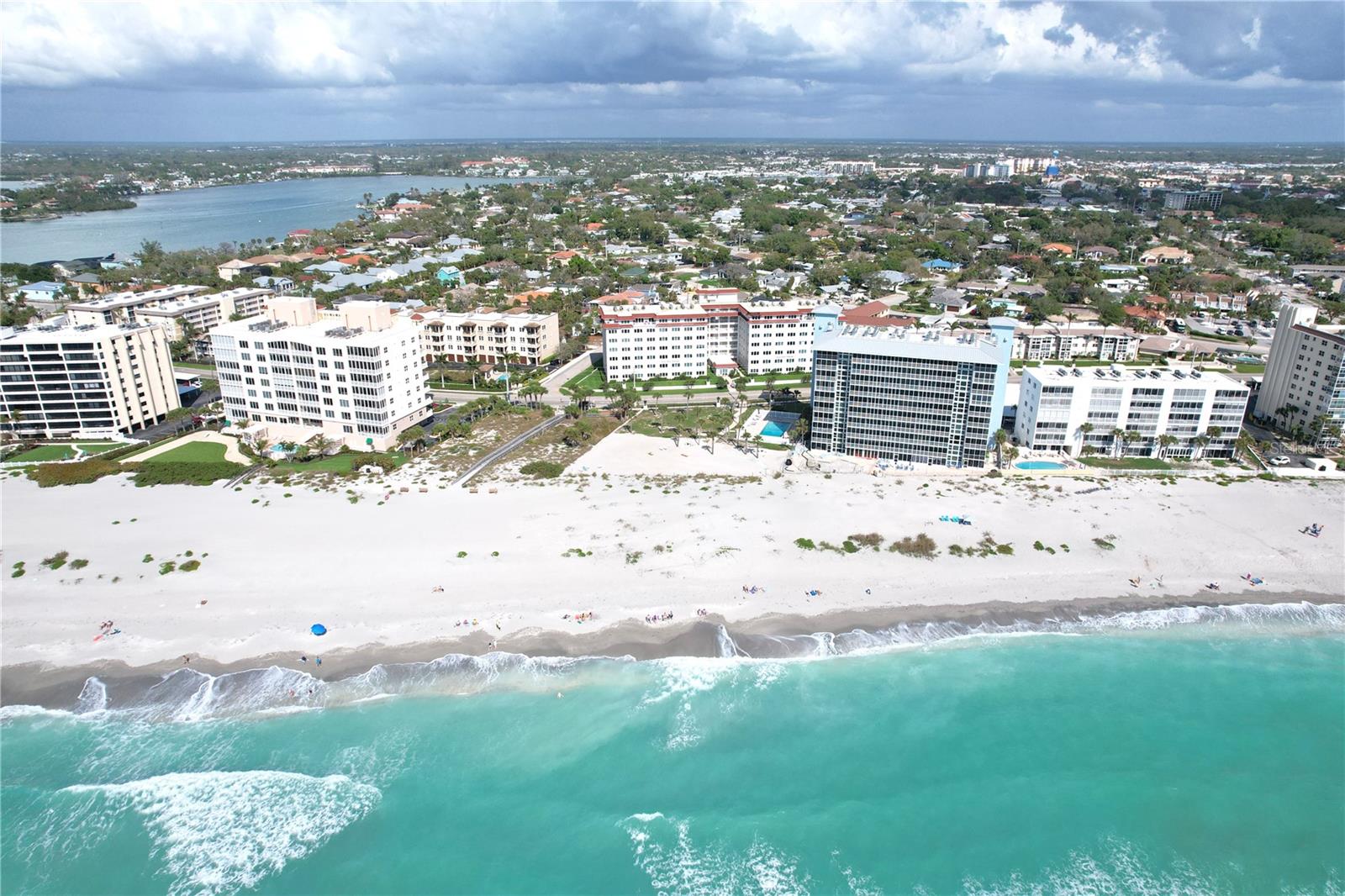 GULF TWIN TOWERS - Residential