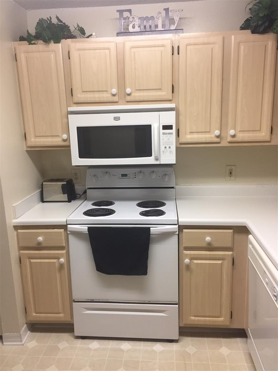 VILLAS AT LAKESIDE A CONDO - Residential Lease