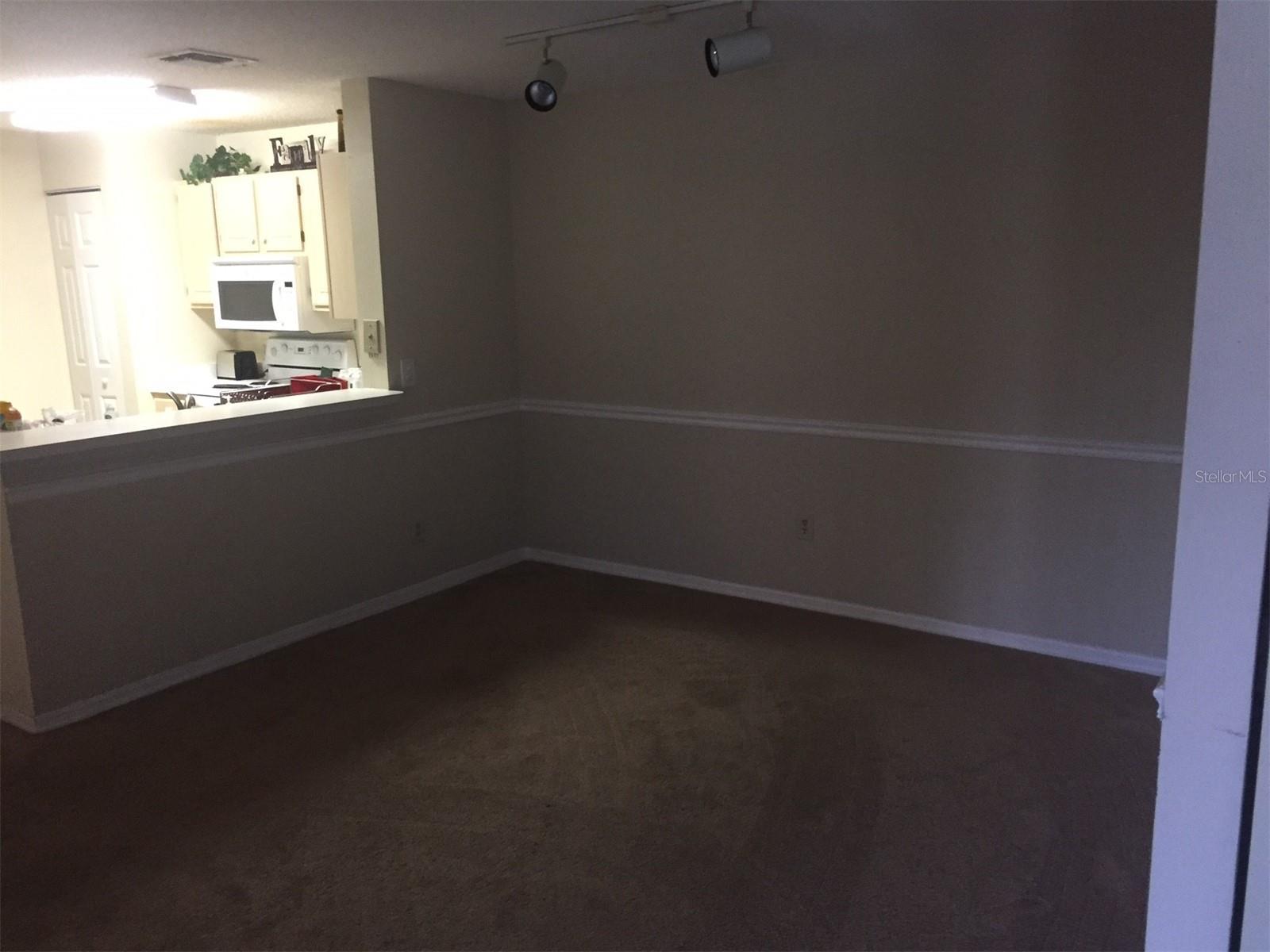 VILLAS AT LAKESIDE A CONDO - Residential Lease