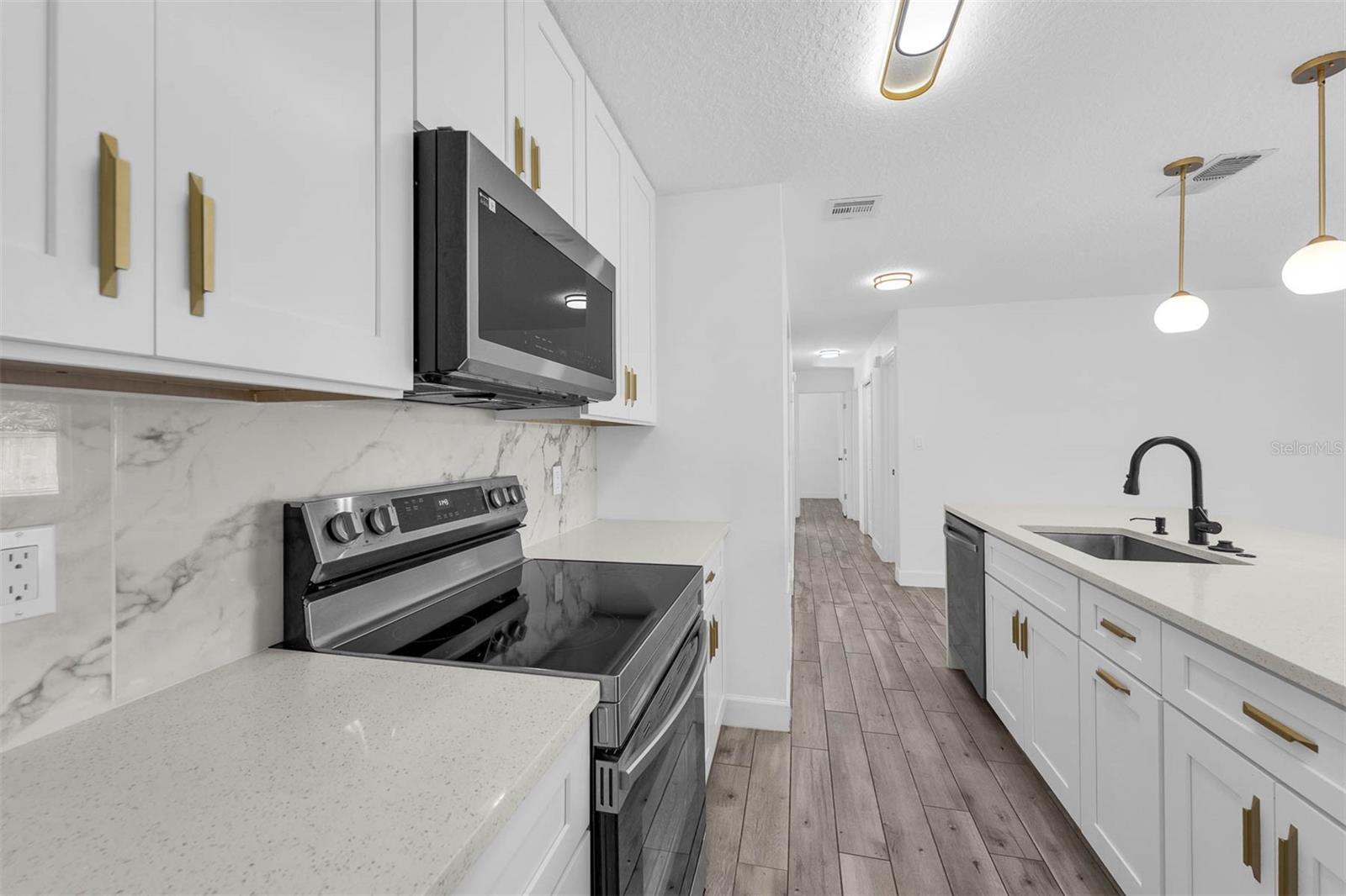 HOWELL BRANCH WOODS - Residential