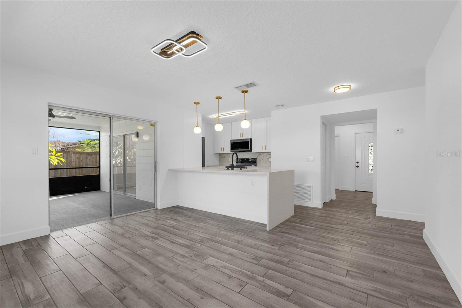 HOWELL BRANCH WOODS - Residential