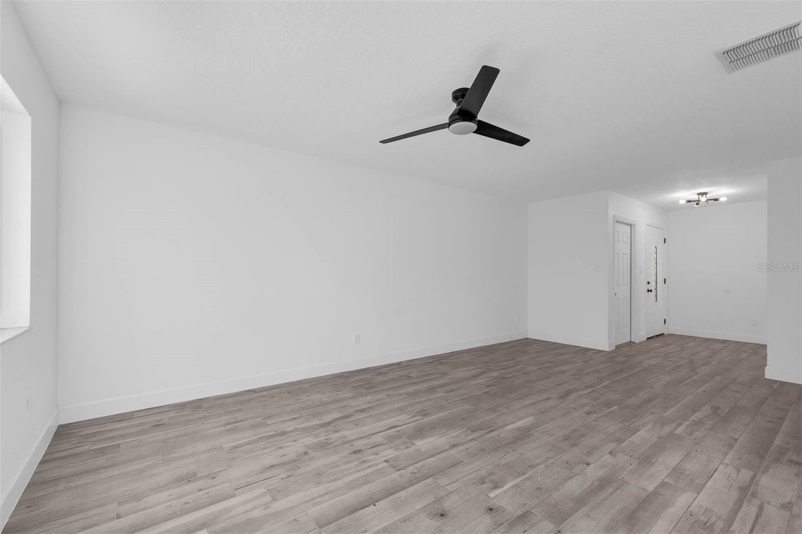 HOWELL BRANCH WOODS - Residential