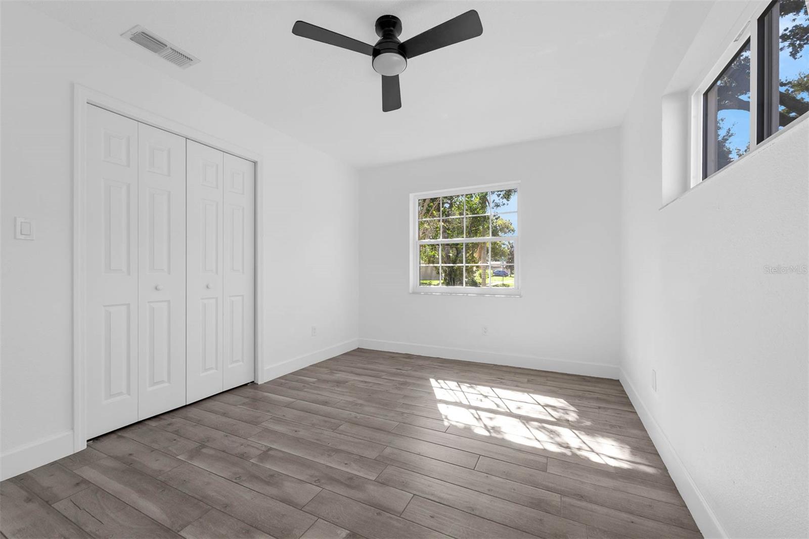 HOWELL BRANCH WOODS - Residential