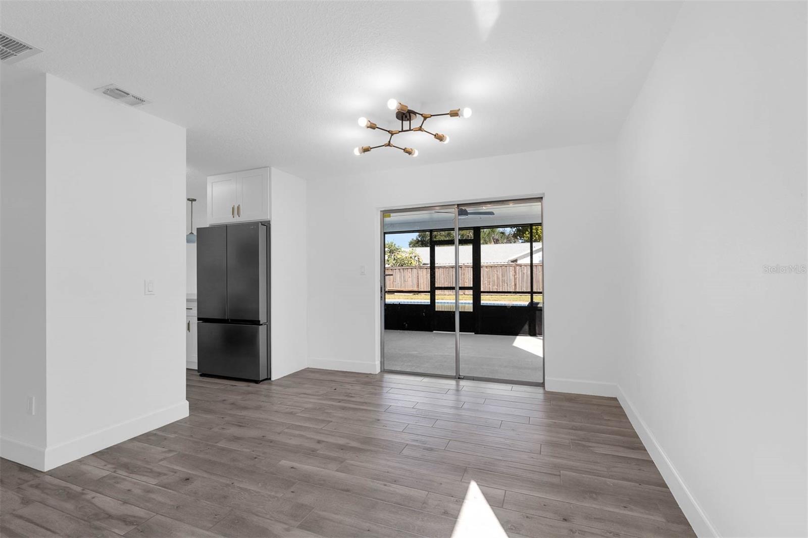 HOWELL BRANCH WOODS - Residential