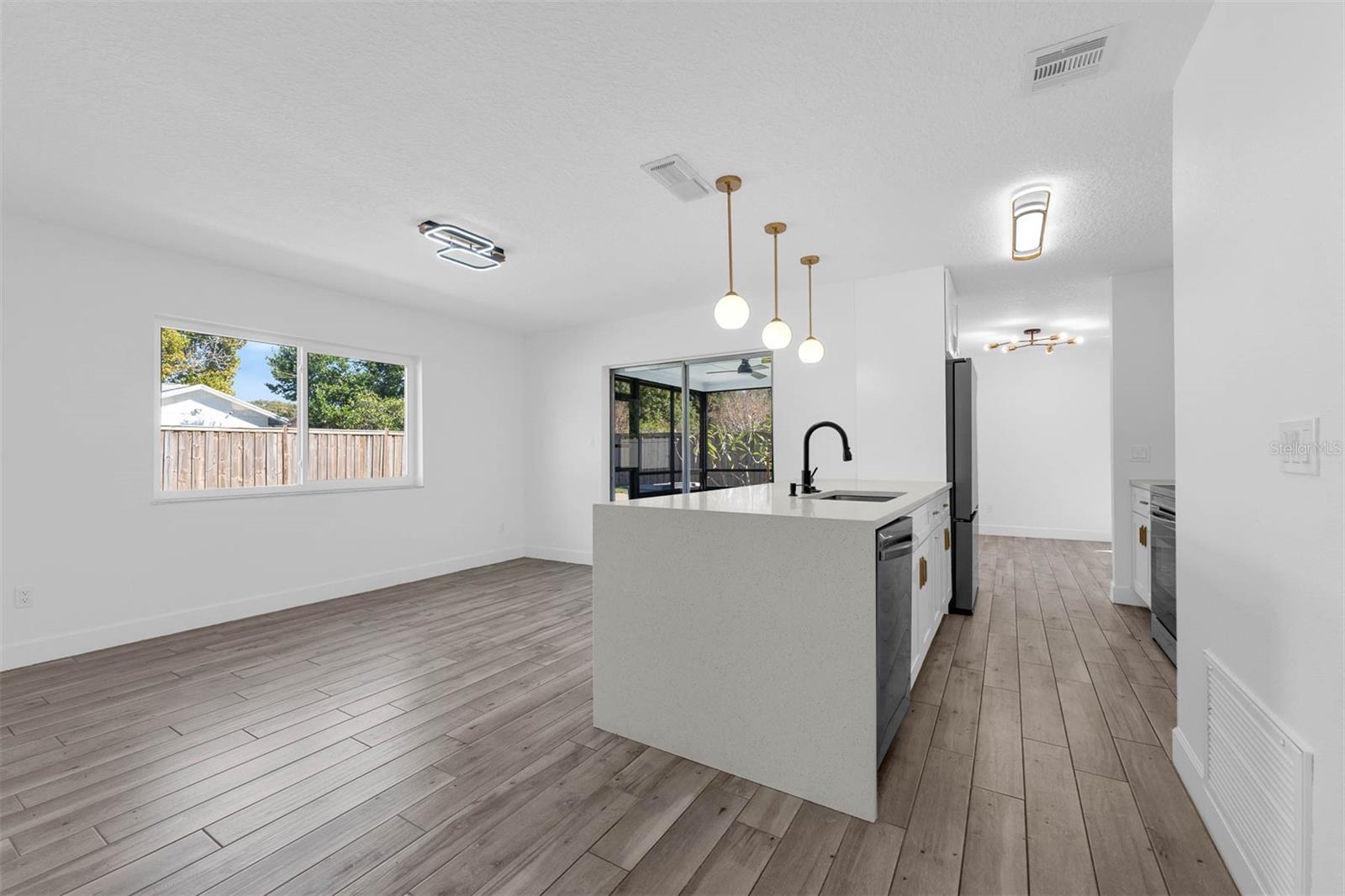 HOWELL BRANCH WOODS - Residential