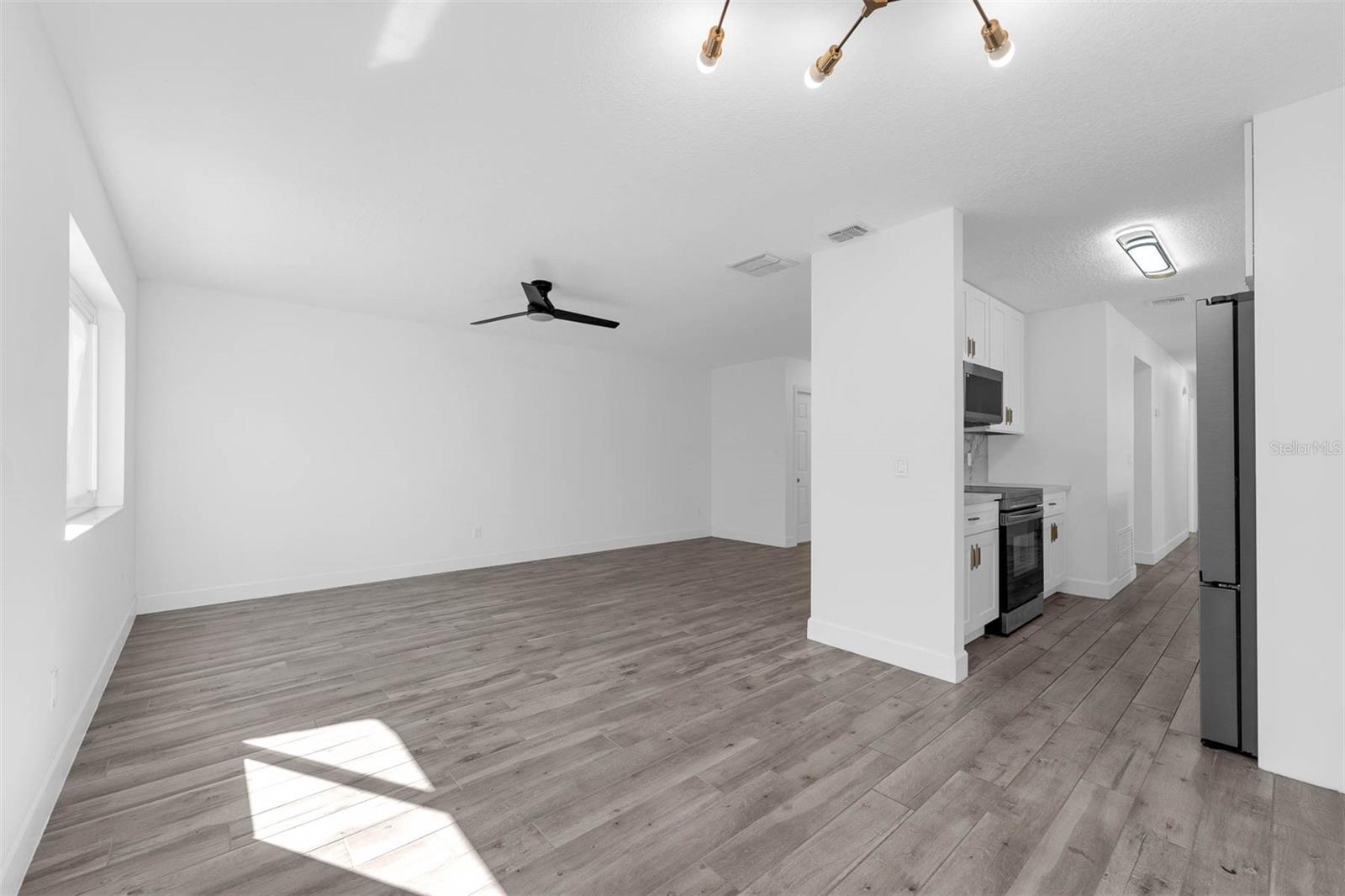 HOWELL BRANCH WOODS - Residential