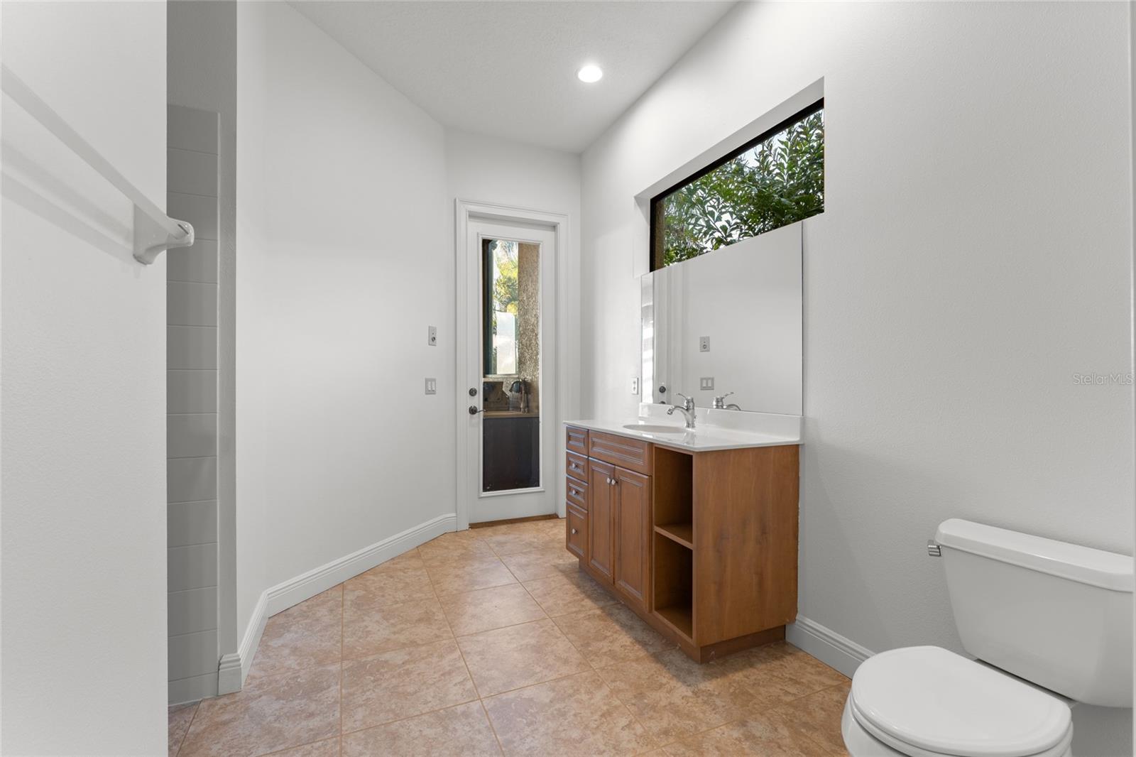 HAWK ISLAND - Residential