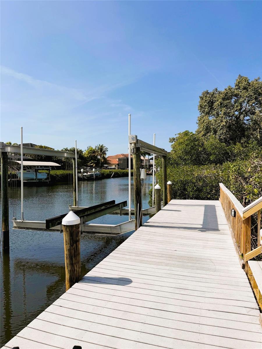 HAWK ISLAND - Residential