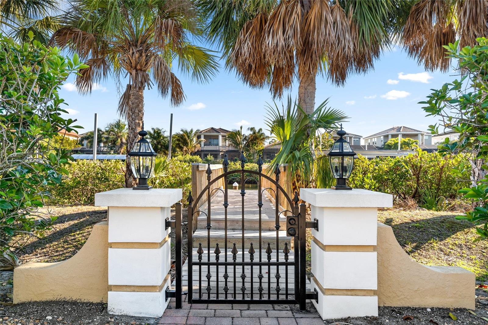 HAWK ISLAND - Residential