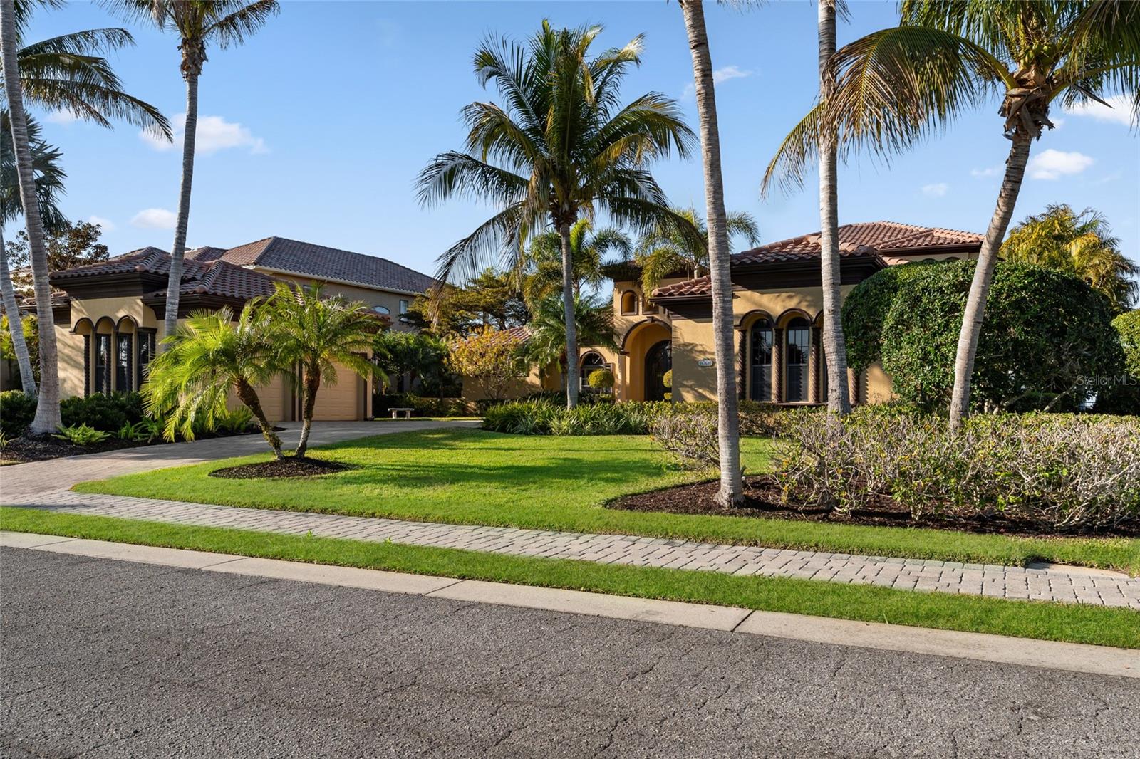 HAWK ISLAND - Residential