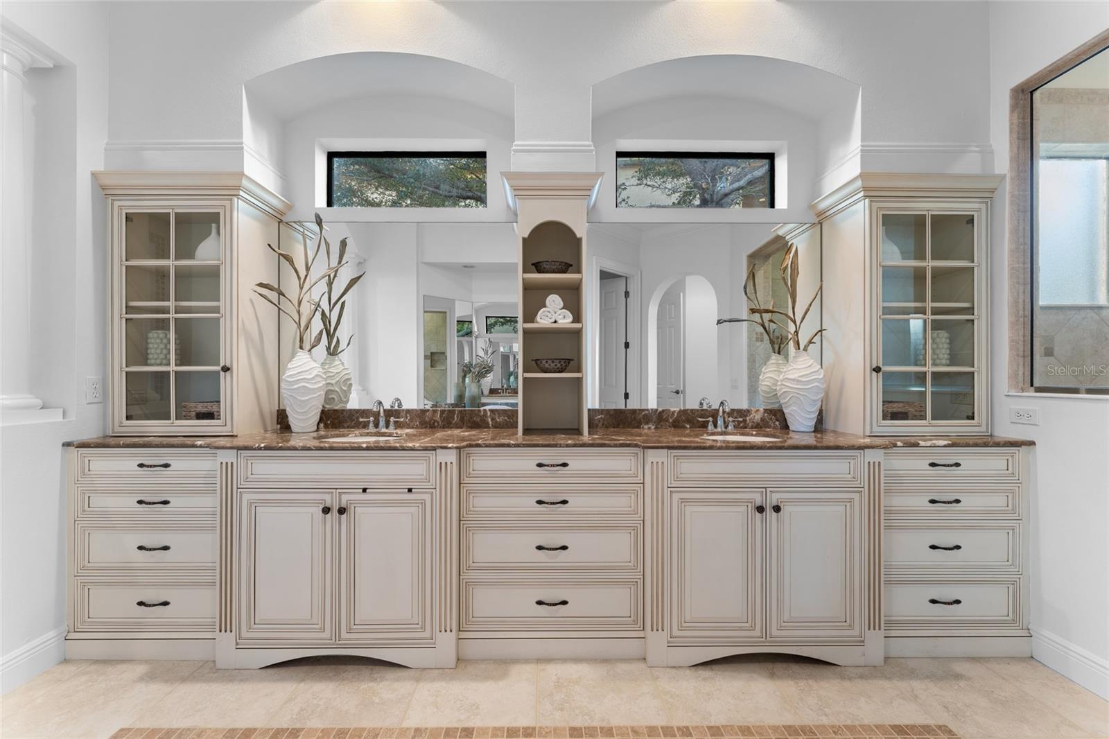 HAWK ISLAND - Residential