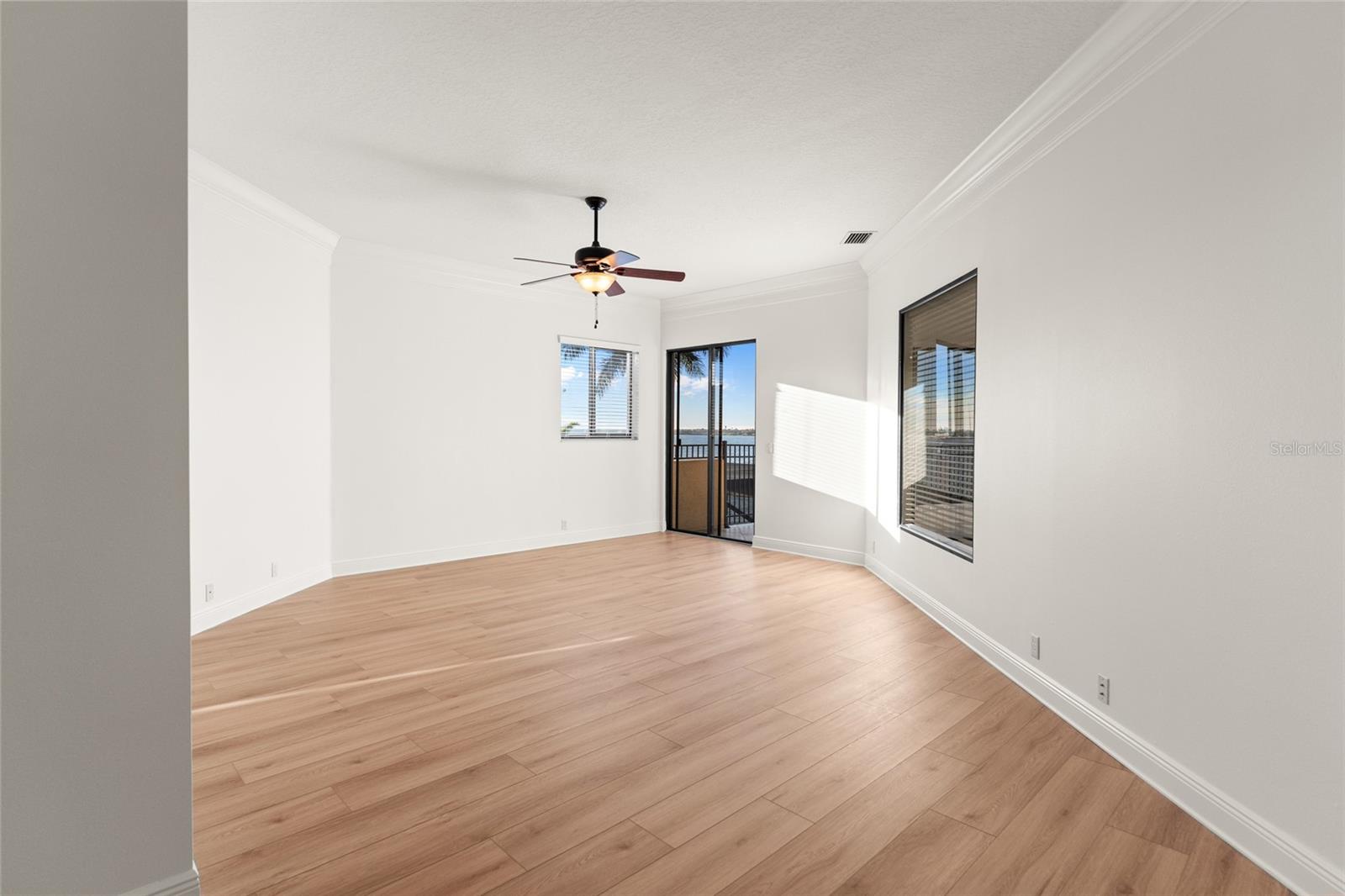 HAWK ISLAND - Residential