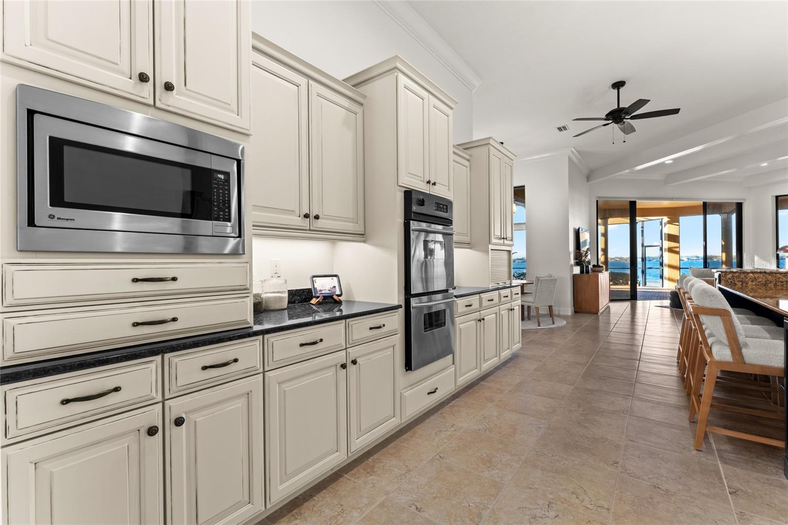 HAWK ISLAND - Residential