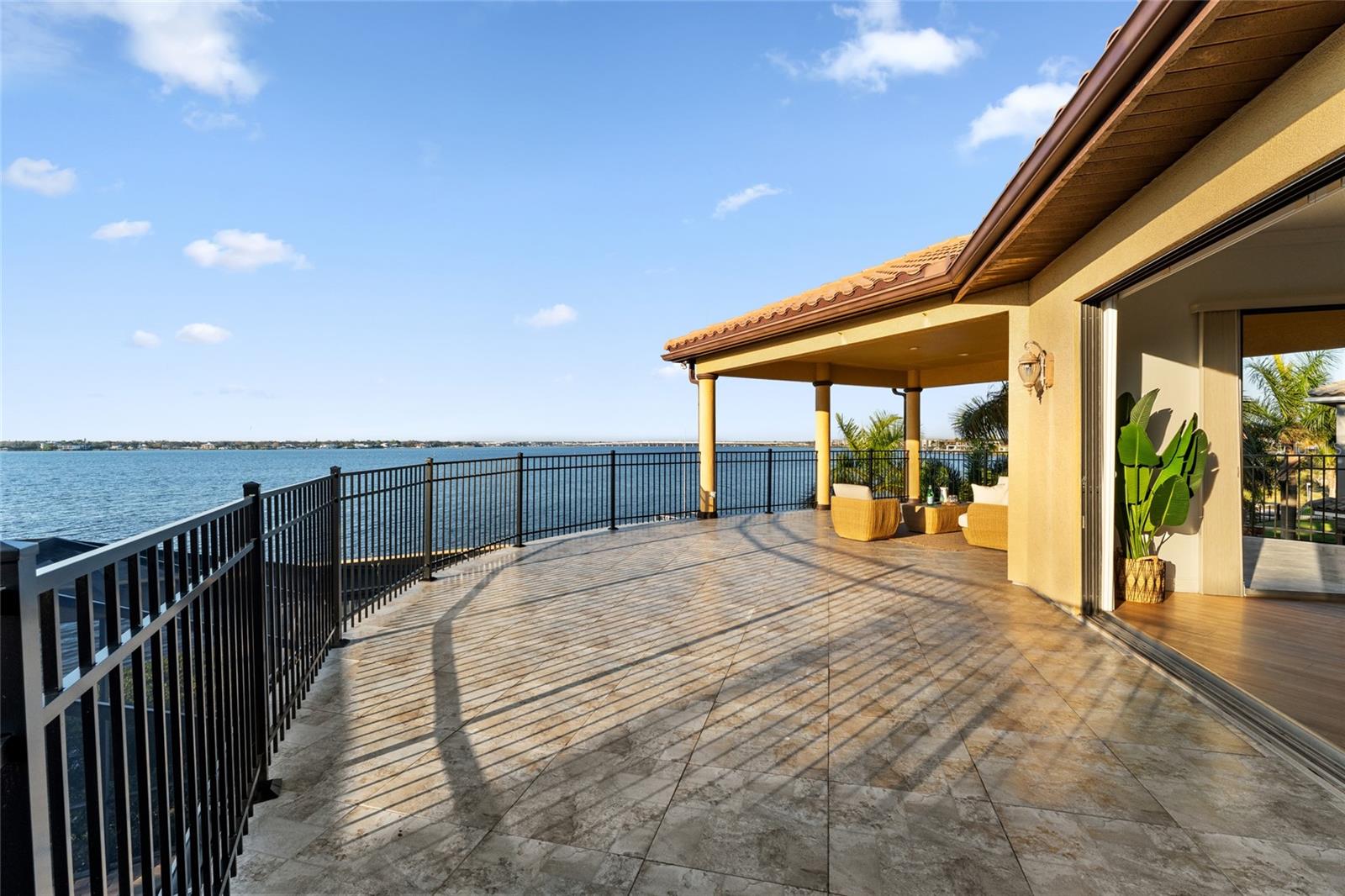 HAWK ISLAND - Residential