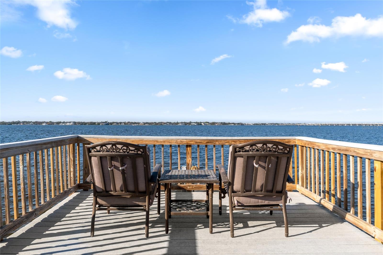 HAWK ISLAND - Residential