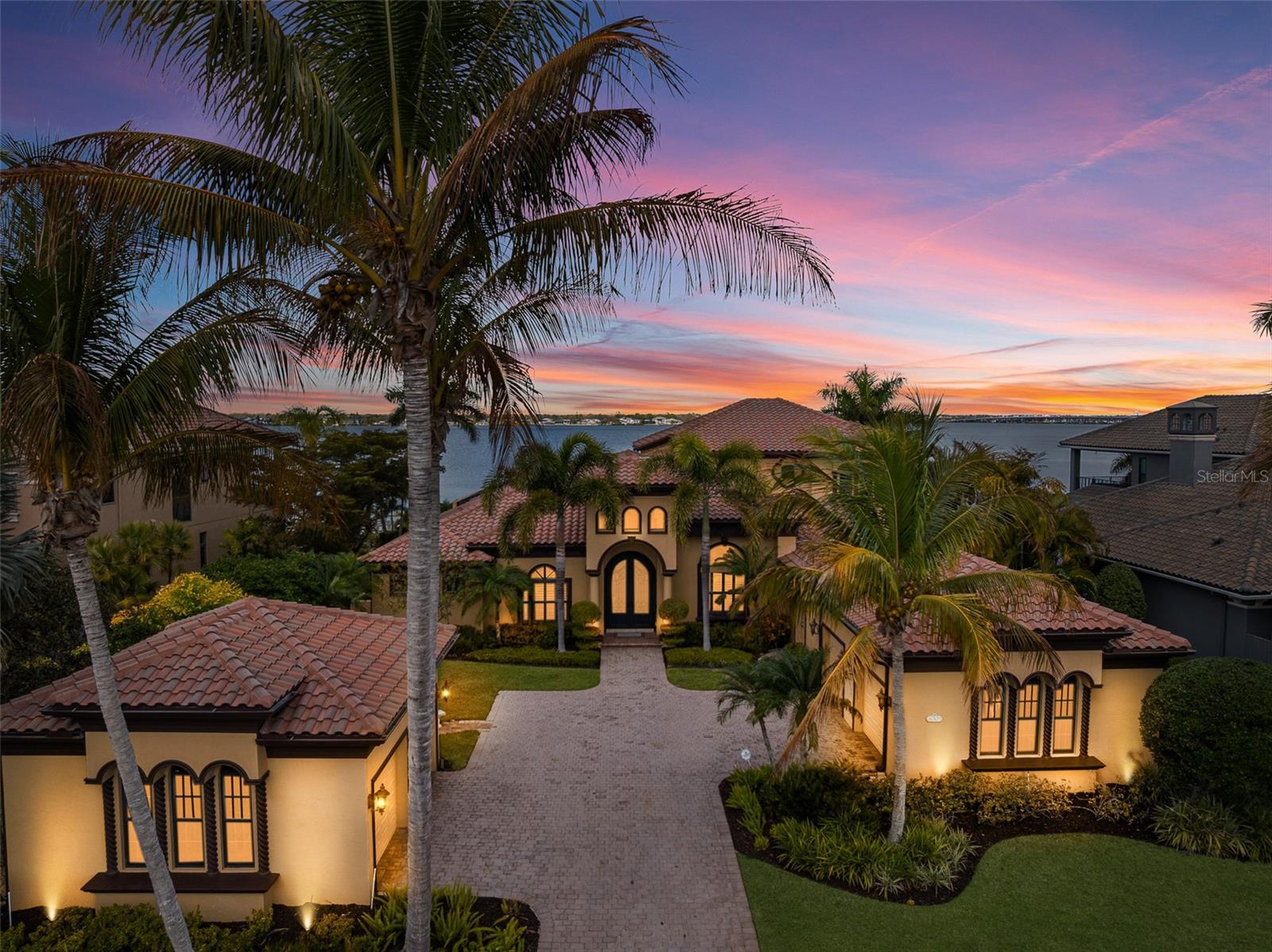 HAWK ISLAND - Residential