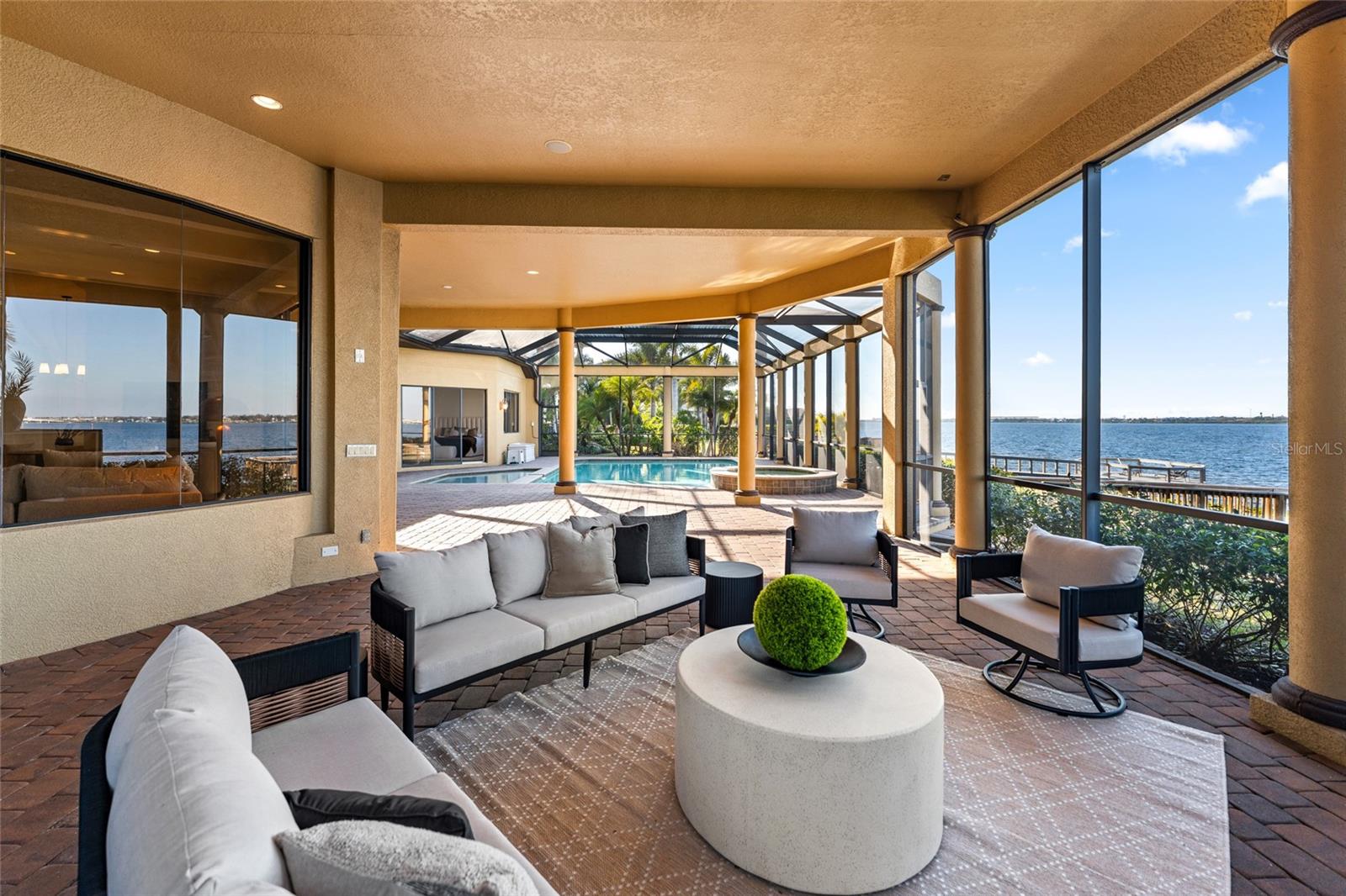 HAWK ISLAND - Residential