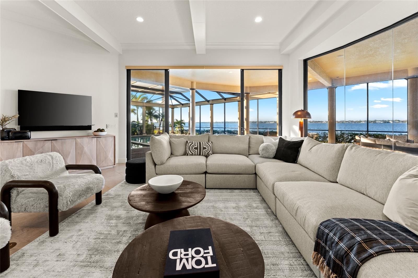 HAWK ISLAND - Residential