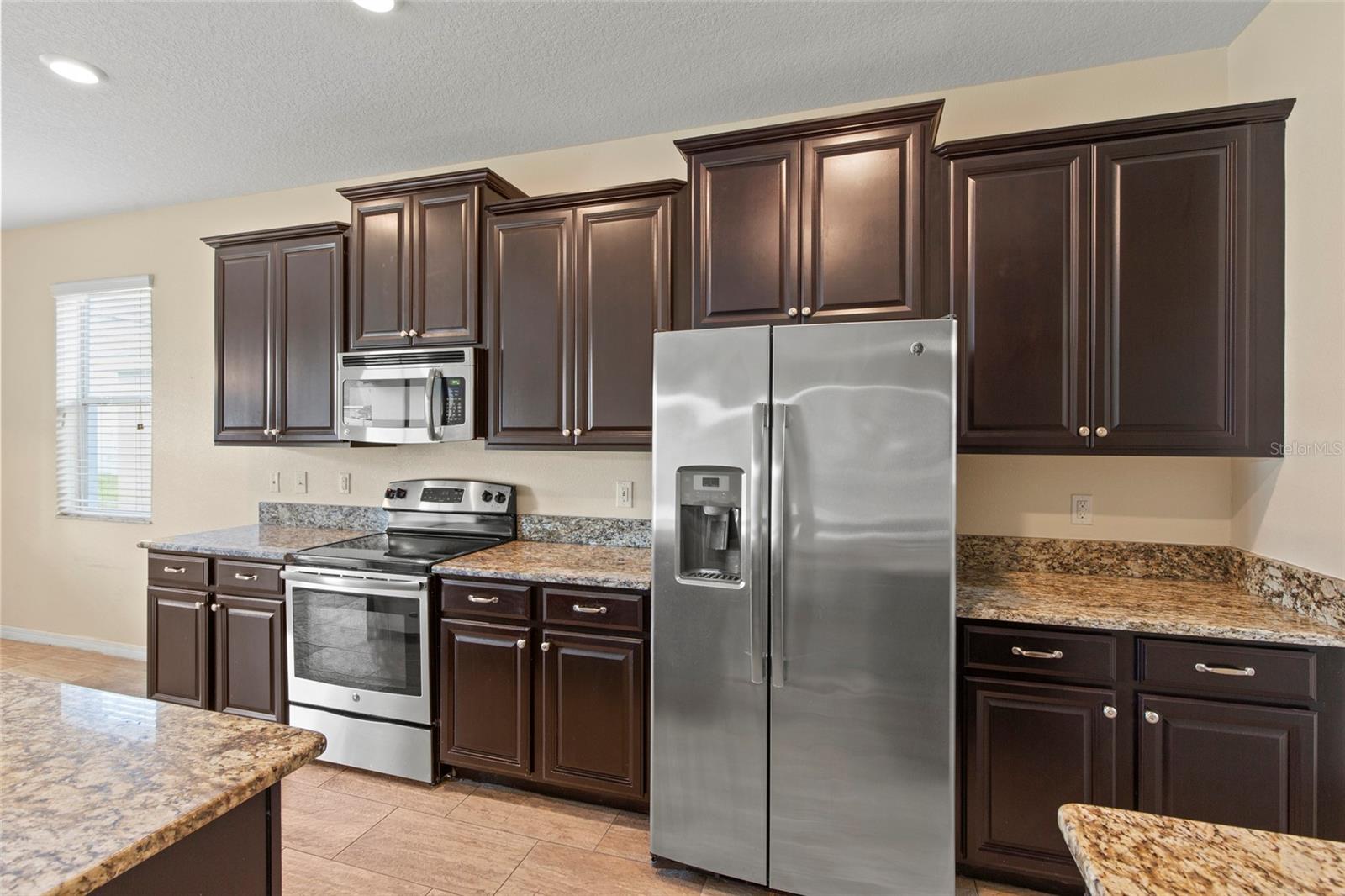 VISTA PALMS - Residential