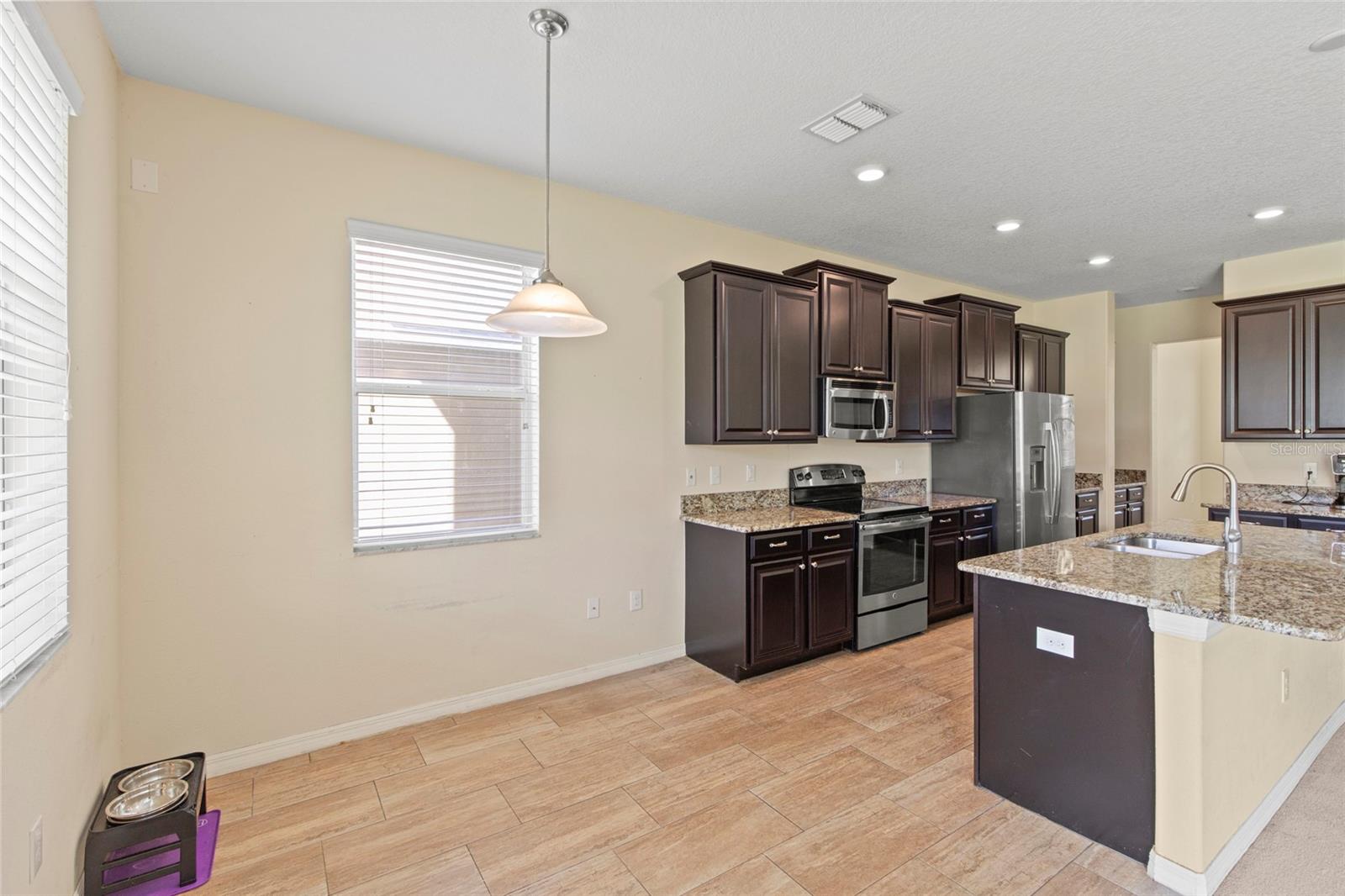 VISTA PALMS - Residential