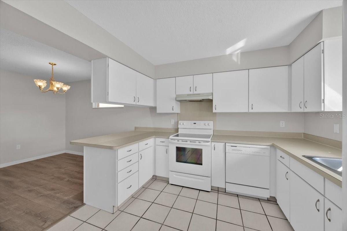 SWEETWATER GOLF & TENNIS CLUB ADD 02 - Residential