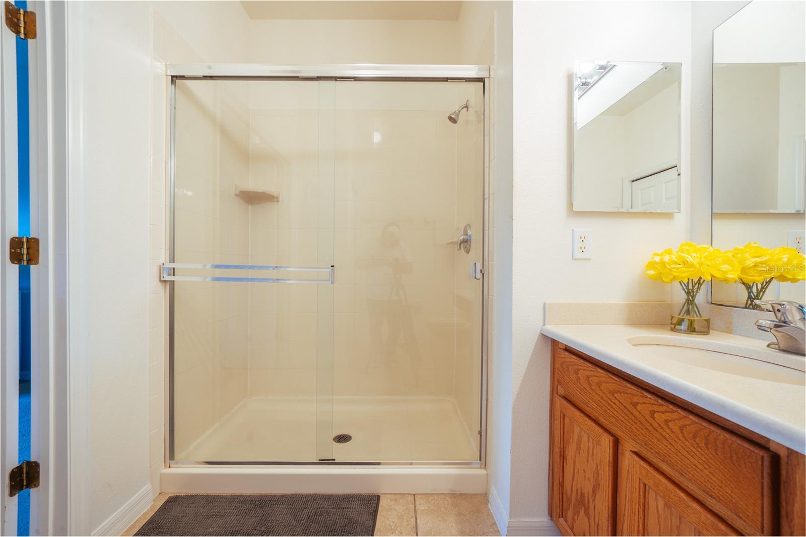 OAKWATER CONDO PH 2-6 - Residential Lease