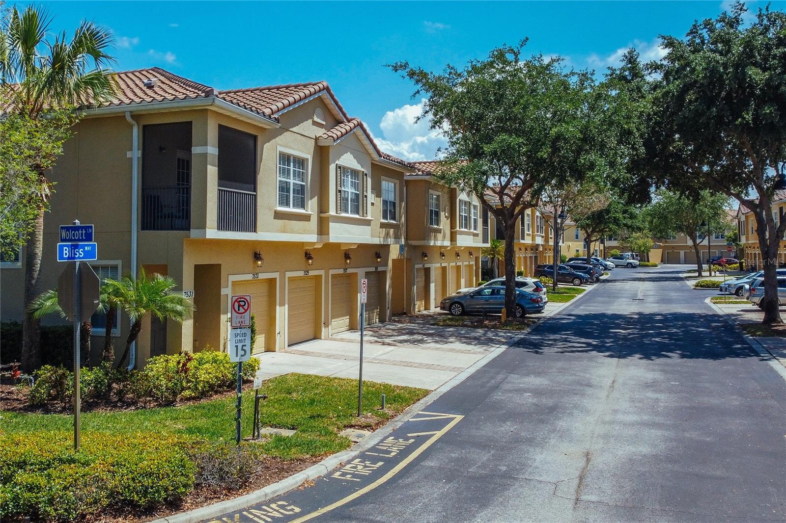 OAKWATER CONDO PH 2-6 - Residential Lease