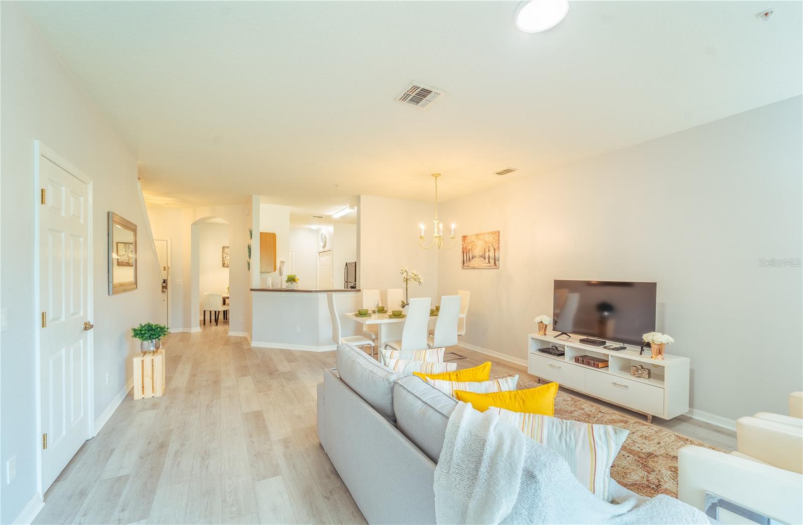 OAKWATER CONDO PH 2-6 - Residential Lease