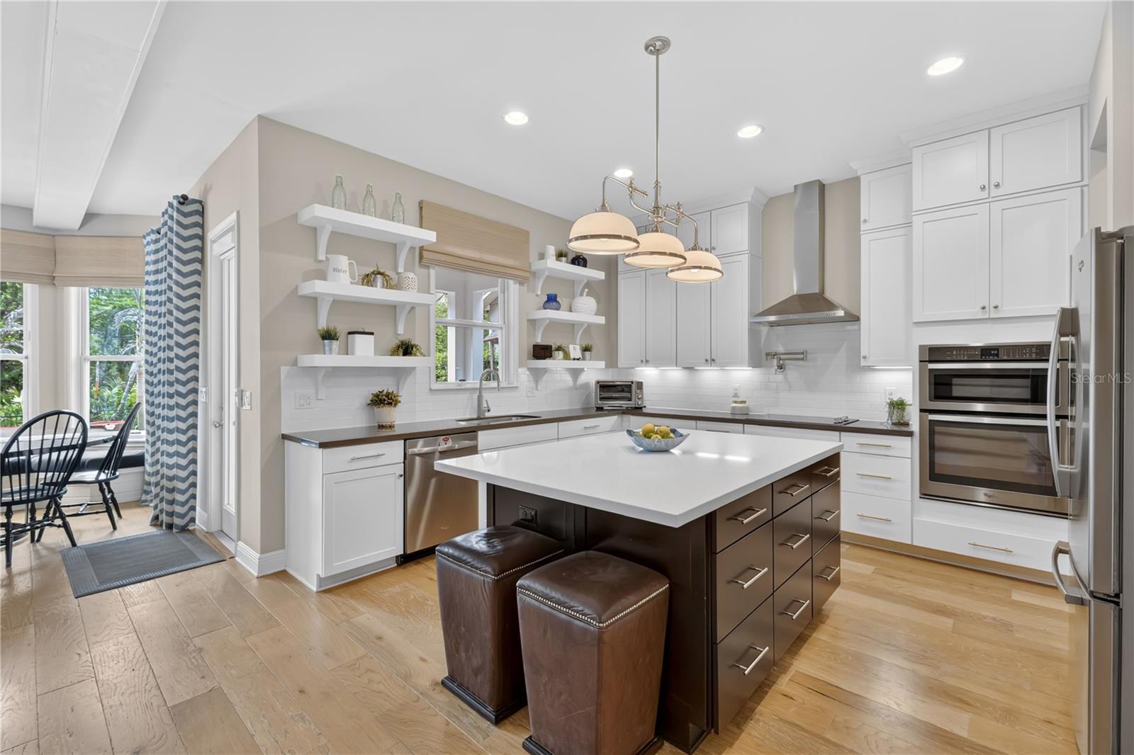 8796 PEACHTREE PARK COURT