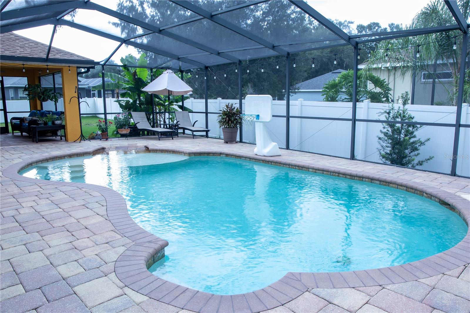 Casas a venda 1 - Jen Dantas 6093 VELVET LOOP
