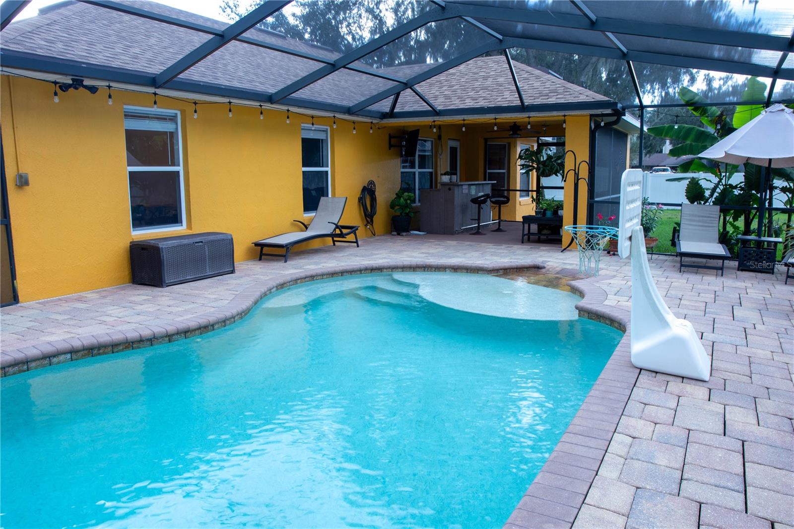 Casas a venda 3 - Jen Dantas 6093 VELVET LOOP