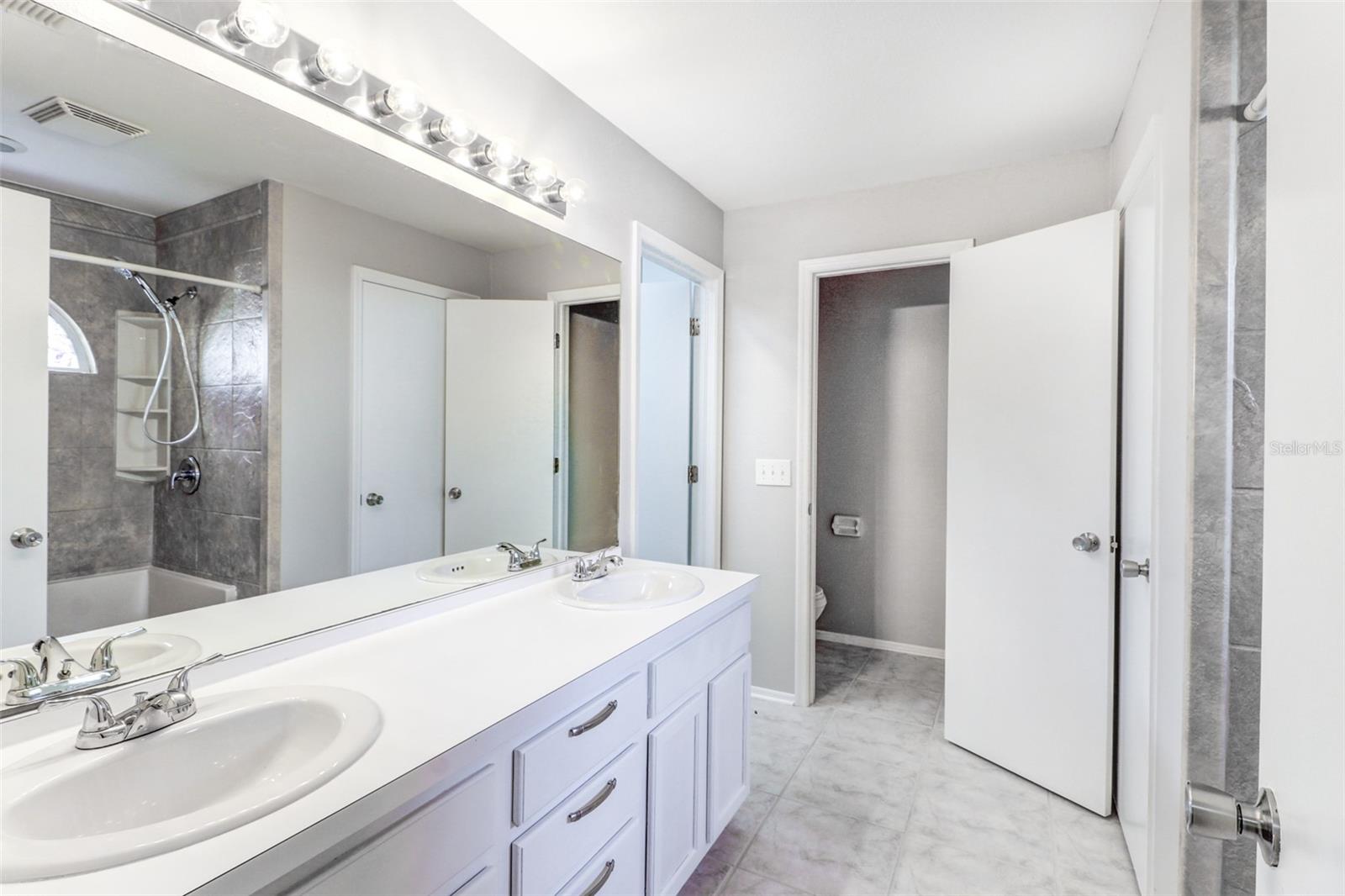 QUAIL HOLLOW VILLAGE - Residential Lease