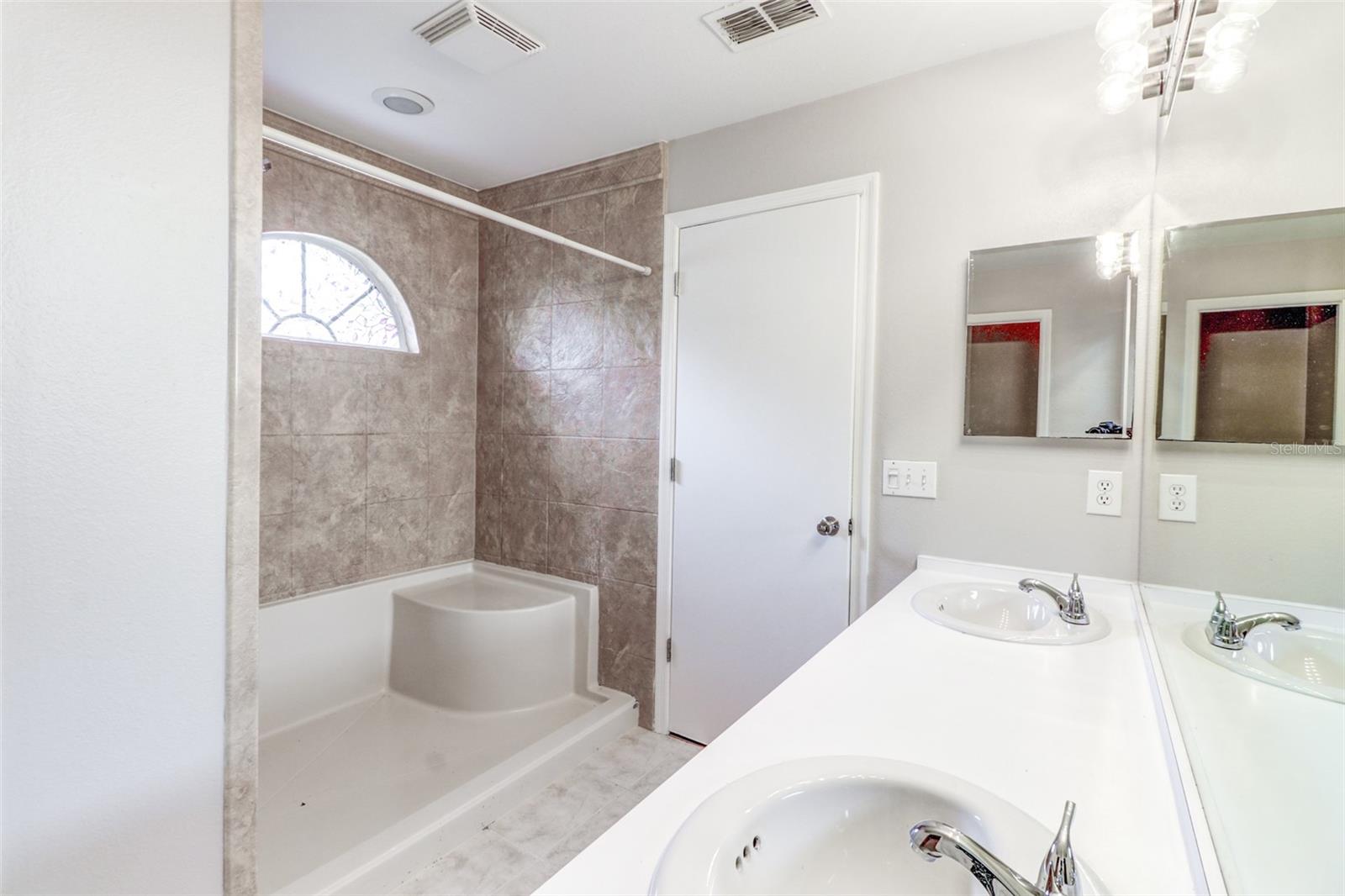 QUAIL HOLLOW VILLAGE - Residential Lease
