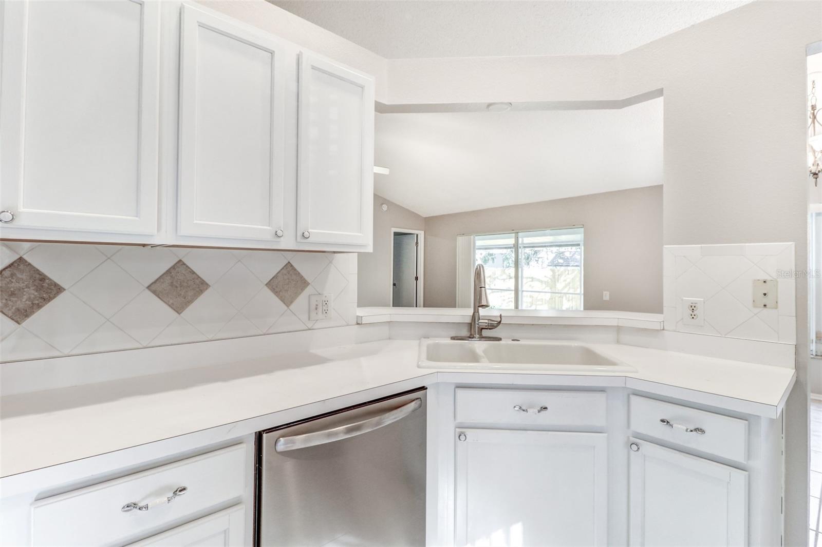 QUAIL HOLLOW VILLAGE - Residential Lease