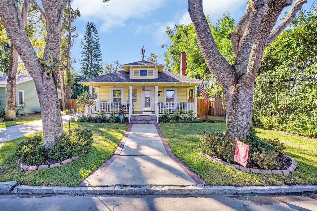 Photo of 903 E Mcberry Street, Tampa, FL 33603 (MLS # TB8472829)