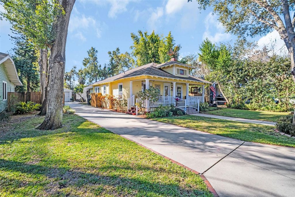 Photo of 903 E Mcberry Street, Tampa, FL 33603 (MLS # TB8472829)