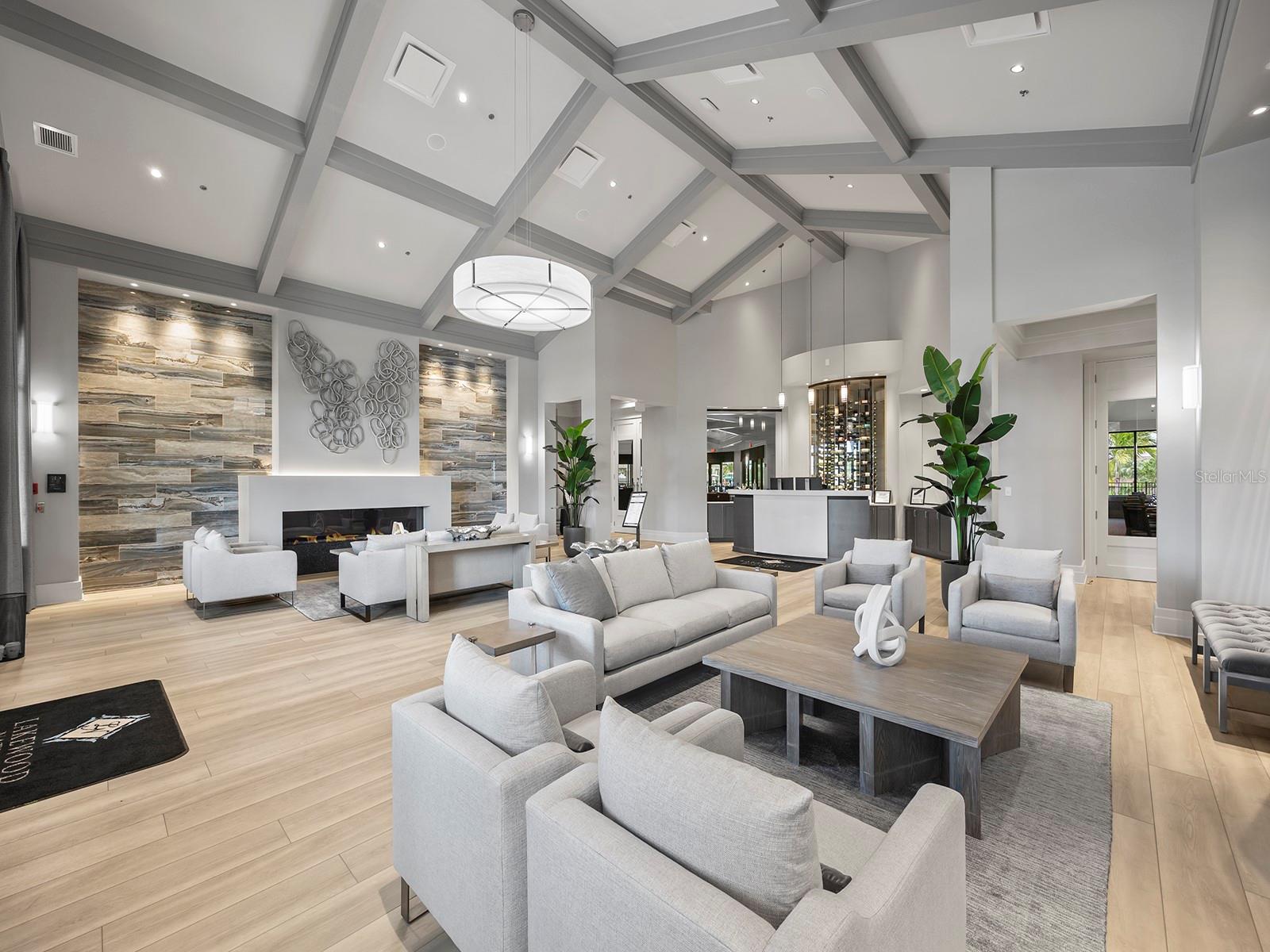 LAKEWOOD NATIONAL - Residential Lease