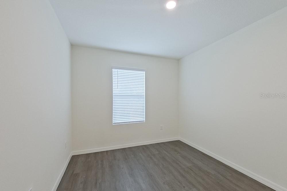 LAKE GRIFFIN RESERVE - Residential Lease