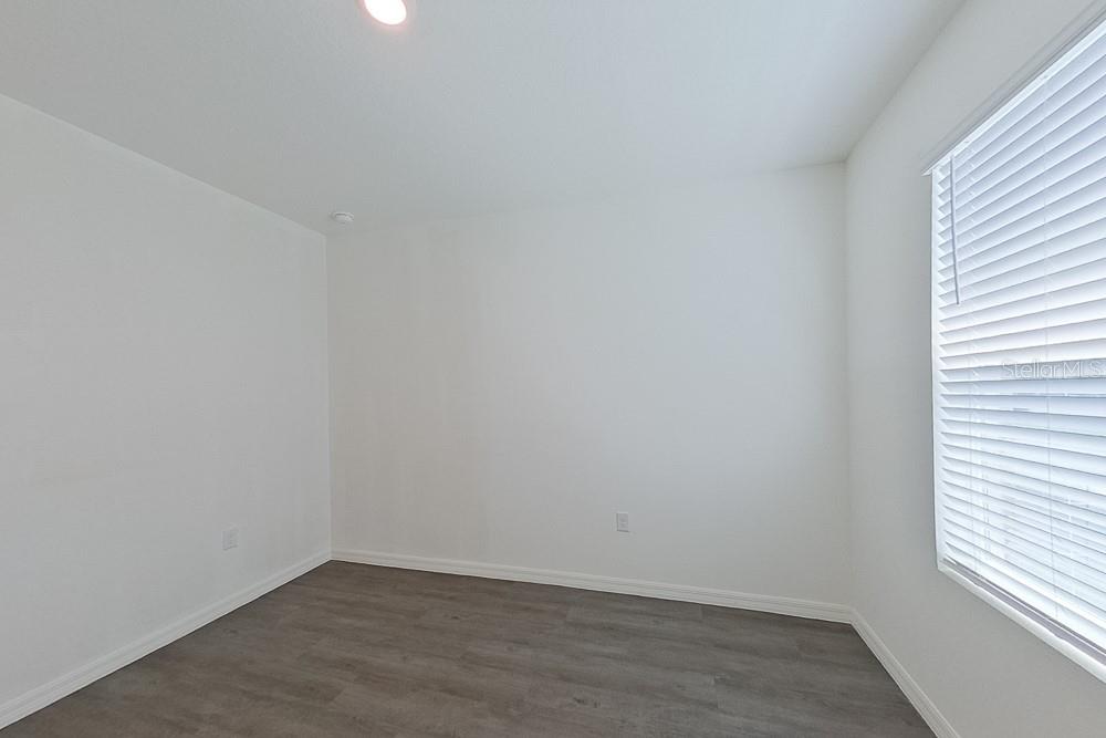 LAKE GRIFFIN RESERVE - Residential Lease