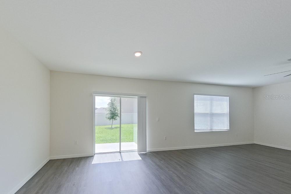 LAKE GRIFFIN RESERVE - Residential Lease