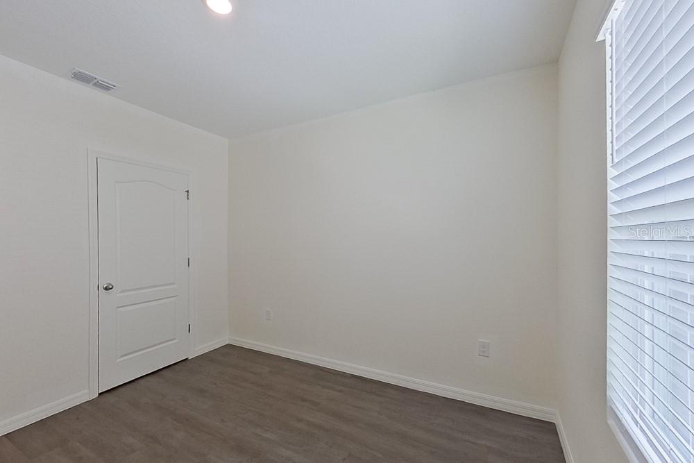 LAKE GRIFFIN RESERVE - Residential Lease