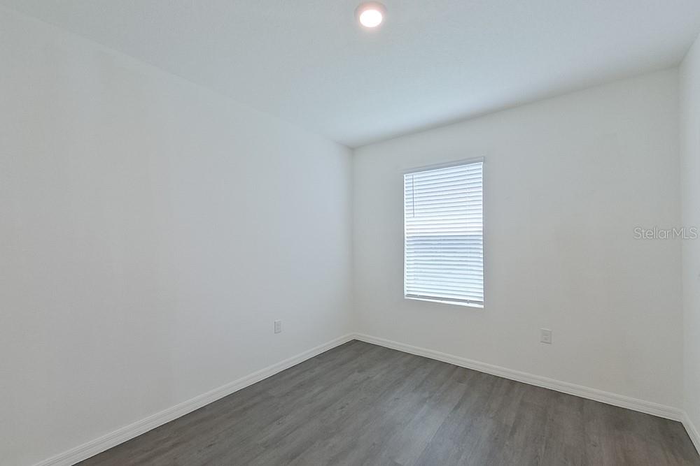 LAKE GRIFFIN RESERVE - Residential Lease