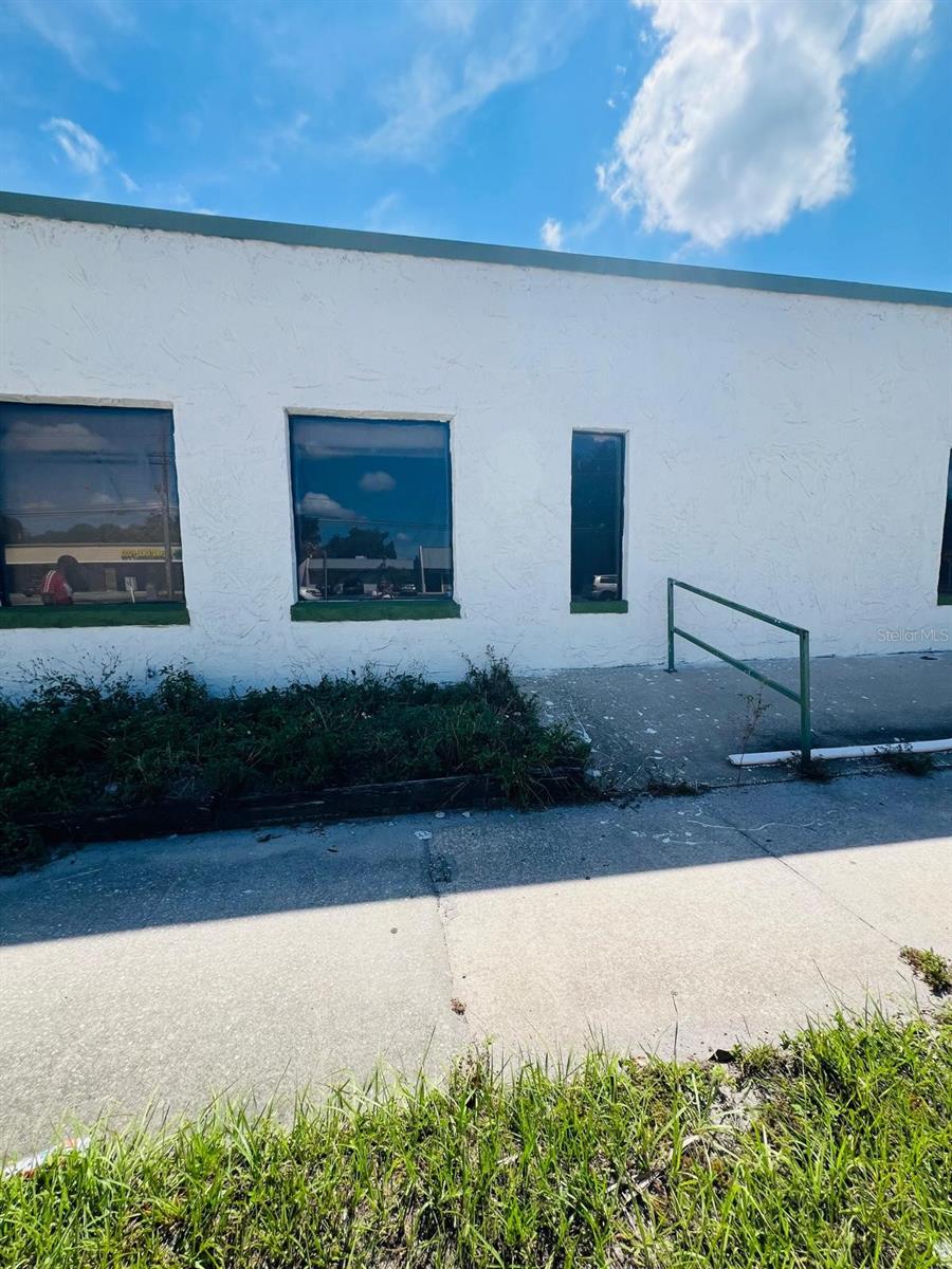 PREMIUM LOCATION! Situated on one of the busiest streets in Longwood, this commercial property offers exceptional visibility to thousands of cars and passersby daily. Ideal for businesses that rely on high customer traffic. SPACE & VERSATILITY: With 2000 sf of internal area, the space is ready to be adapted to various layouts, allowing for a multitude of uses, from offices to retail stores or restaurants. DEDICATED PARKING: With dedicated parking, your clients will have the convenience and ease of access, which is essential for any successful business. RENOVATED INFRASTRUCTURE: The roof was completely redone in 2023, ensuring many years of worry-free use. GREEN AREA & EXPANSION POTENTIAL: The property includes a green area at the back, perfect for building a deck or garden, creating an additional outdoor space for your clients or employees. The permit for this construction has already been requested and is in progress. READY TO USE: The internal space is already clean and prepared for a quick adaptation to your business, minimizing preparation time and costs. ADDITIONAL BENEFITS: PROXIMITY TO AMENITIES: Located near banks, restaurants, shopping centers, and public transportation, providing convenience for both your clients and employees. CONNECTIVITY: Availability of high-speed internet and other essential technological infrastructure for modern businesses. SECURITY: The property is situated in a safe area, with security systems available for added protection. ENERGY EFFICIENCY: Improvements in energy efficiency, such as LED lighting and updated insulation, help reduce operational costs. MODERN DESIGN: Possibility for a modern and attractive interior design, with high-quality finishes. Tenants pays for Property Insurance, Maintenance and Utilities.