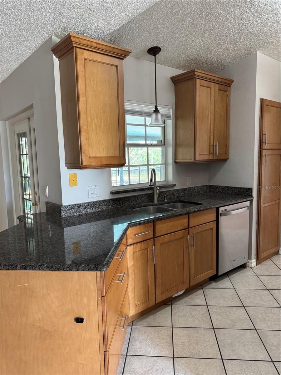 DELTONA LAKES UNIT 65 - Residential Lease