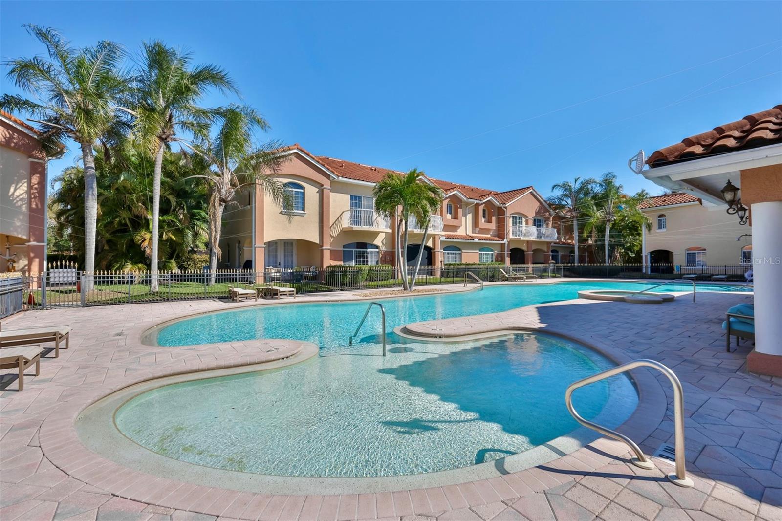 VILLAS DEL VERDE - Residential