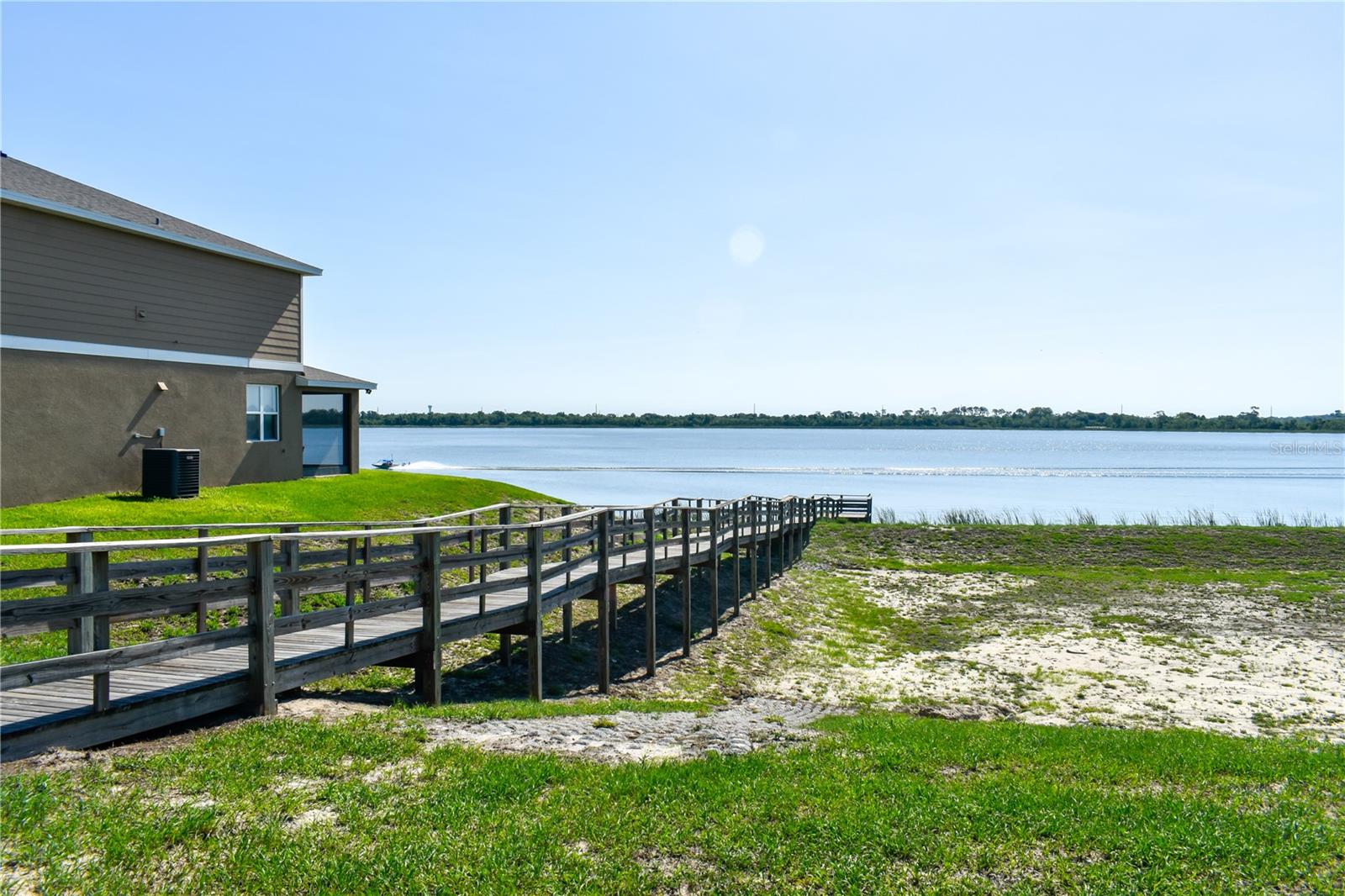 LAKE SMART POINTE - Residential