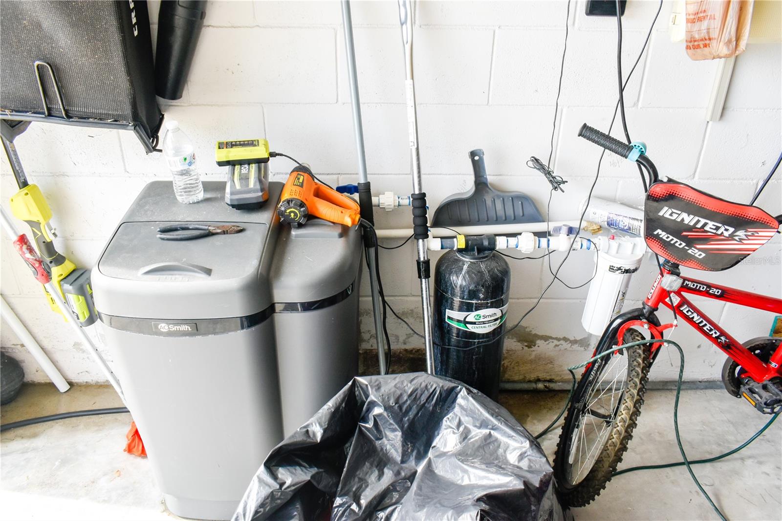 LAKE SMART POINTE - Residential