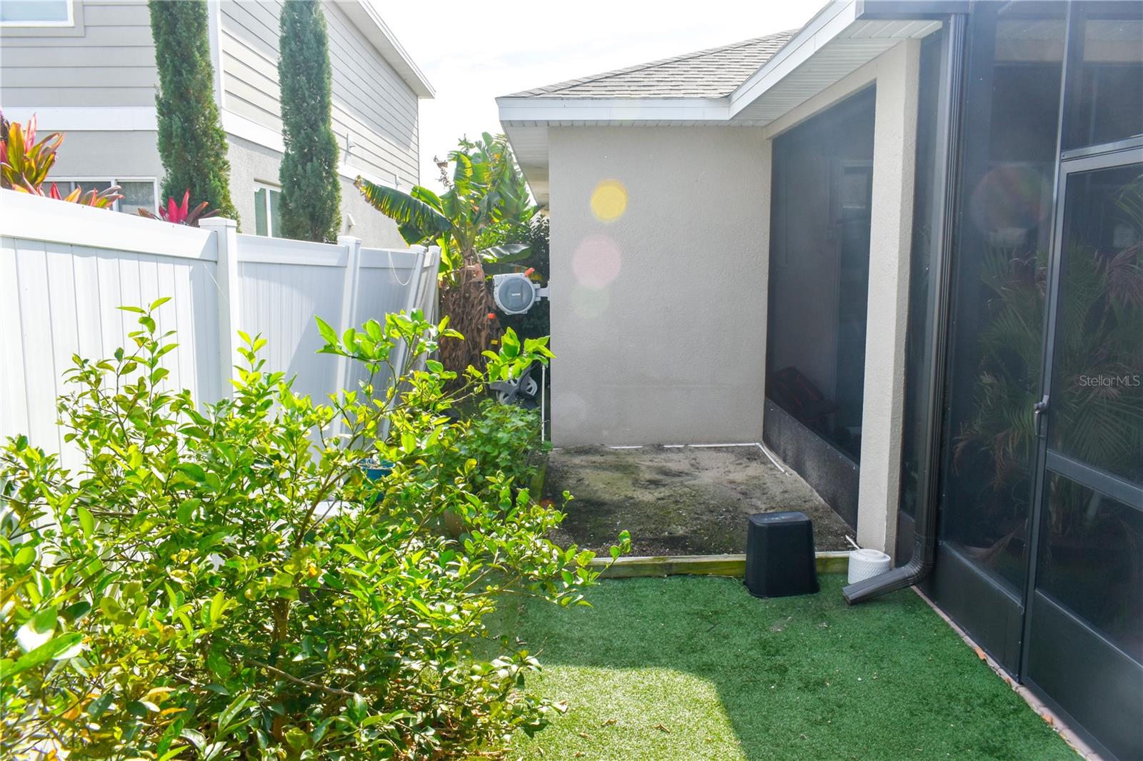 LAKE SMART POINTE - Residential