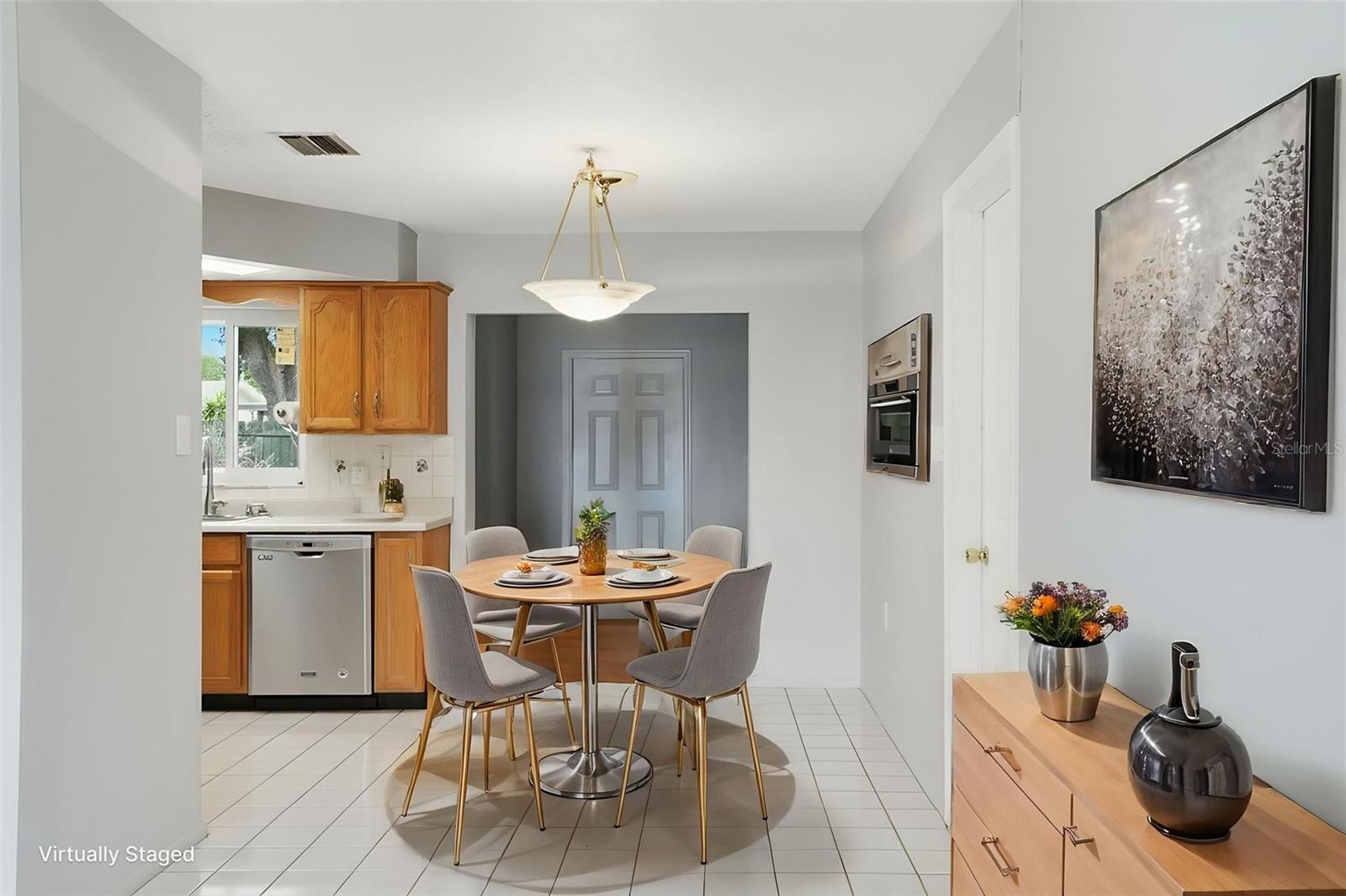 THE LAKES - Residential