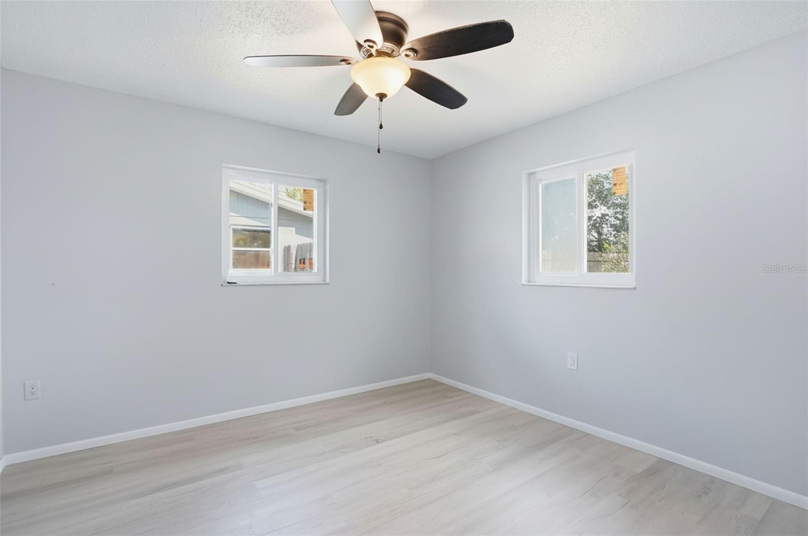 THE LAKES - Residential